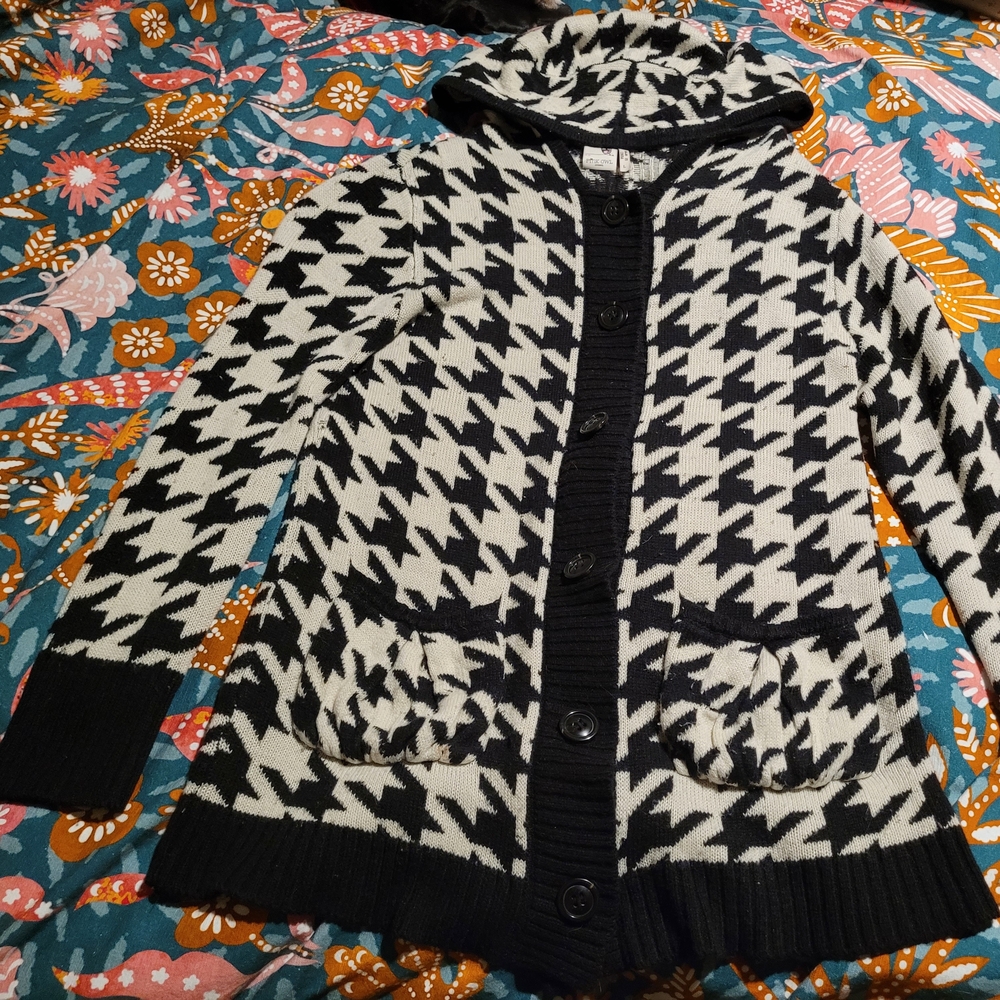 Black and White Houndstooth Women's Sweater